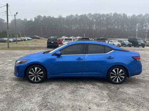 Used 2024 Nissan Sentra SV w/ SV Premium Package image 8