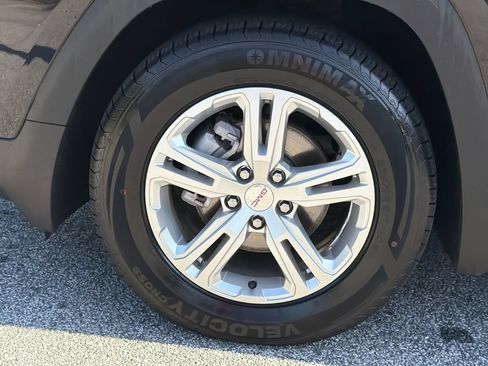 Used 2024 GMC Terrain SLE FWD image 29