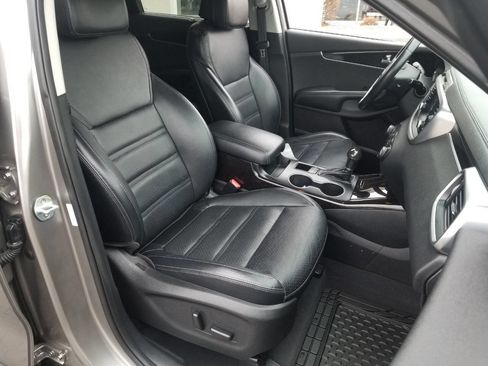 Used 2017 Kia Sorento EX w/ EX V6 Premium Package image 12