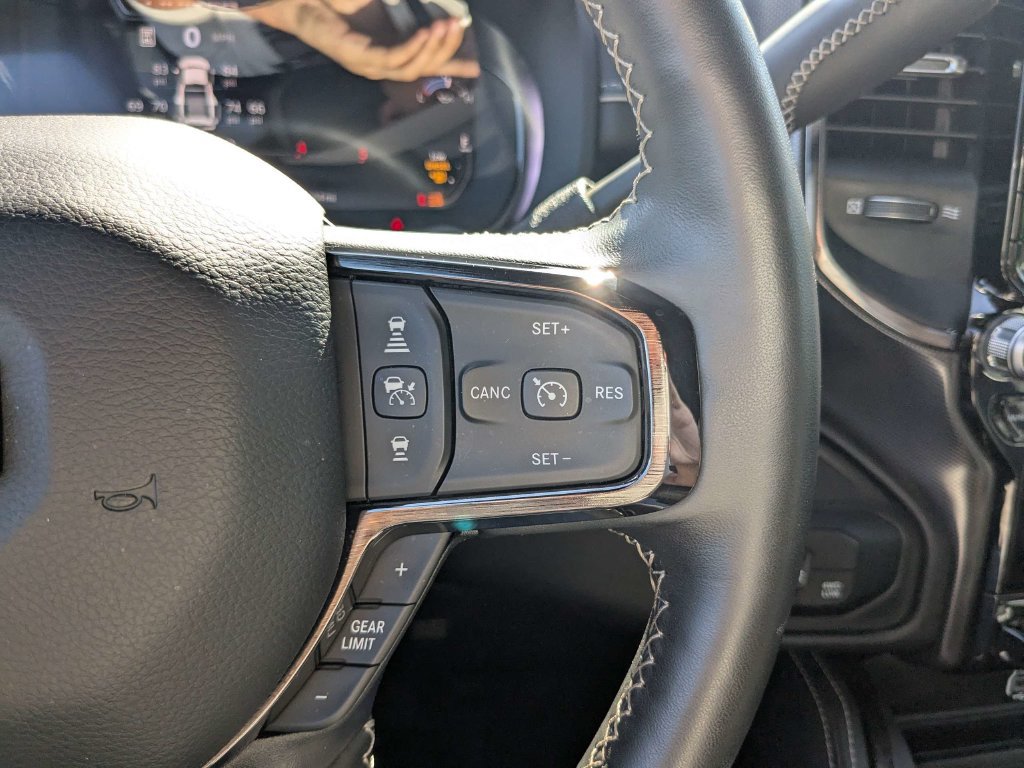 Used 2025 RAM 3500 Limited AWD/4WD image 29