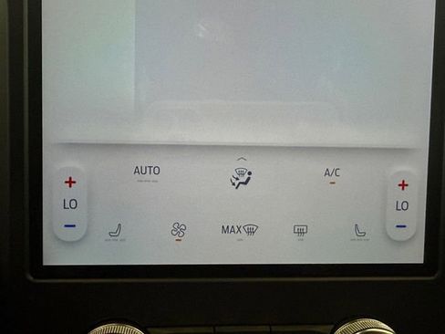 Used 2023 Ford Edge ST image 4