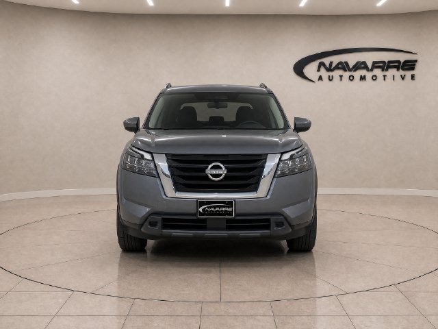 Used 2024 Nissan Pathfinder SV FWD image 2