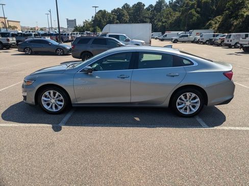Used 2025 Chevrolet Malibu LT FWD image 8