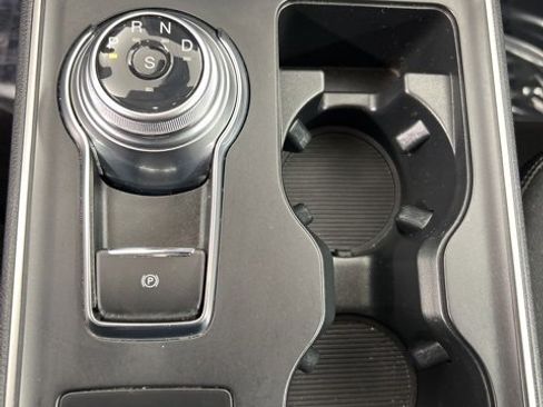 Used 2022 Ford Edge SE w/ Black Appearance Package image 12