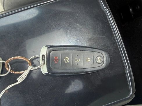 Used 2018 Ford Focus Titanium FWD image 18