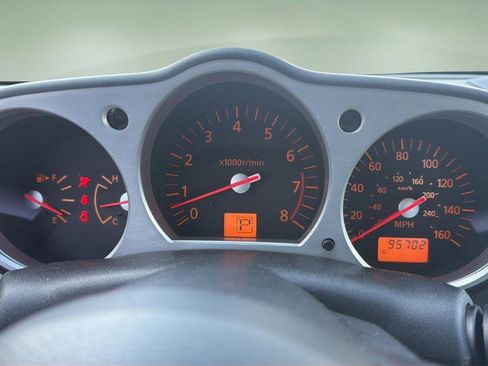 Used 2004 Nissan 350Z Touring image 10