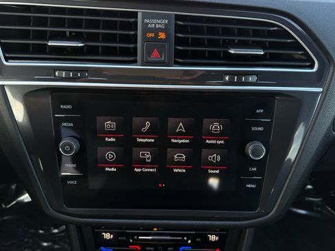 Certified 2023 Volkswagen Tiguan SE R-Line image 23
