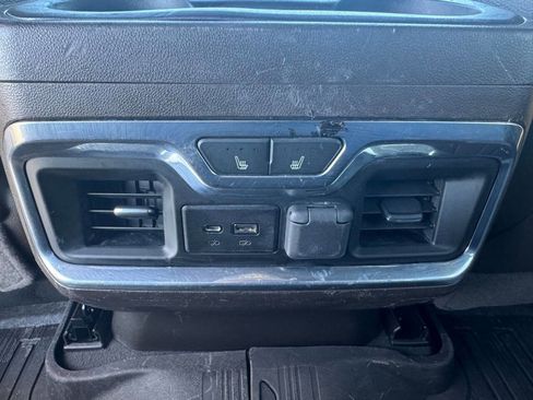 Used 2022 GMC Sierra 3500 Denali image 32