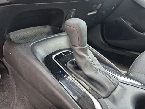 Used 2025 Toyota Corolla LE FWD image 12