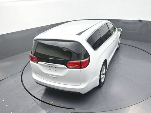 Used 2018 Chrysler Pacifica Touring Plus w/ Tire & Wheel Group FWD image 27