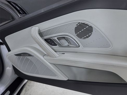 Used 2021 Audi R8 V10 w/ Premium Package image 29