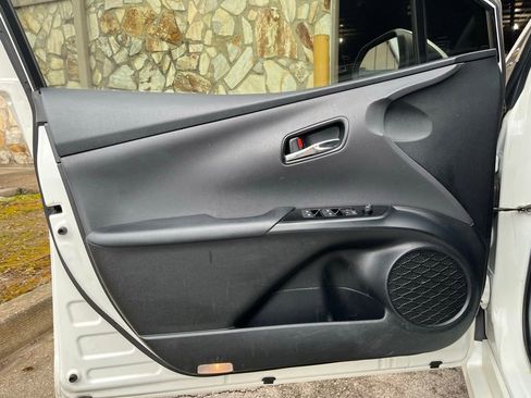 Used 2016 Toyota Prius Two image 18