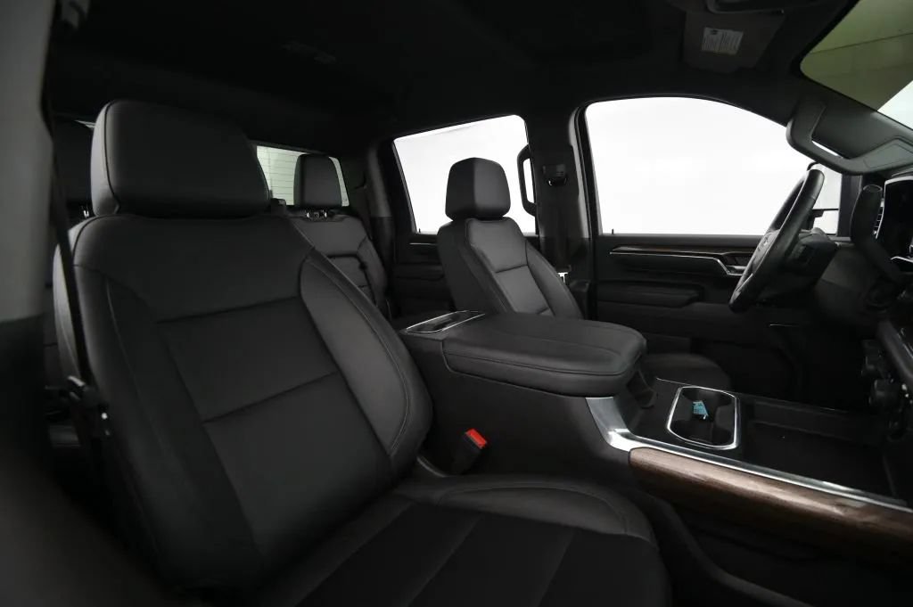 Used 2024 Chevrolet Silverado 2500 LT AWD/4WD image 55