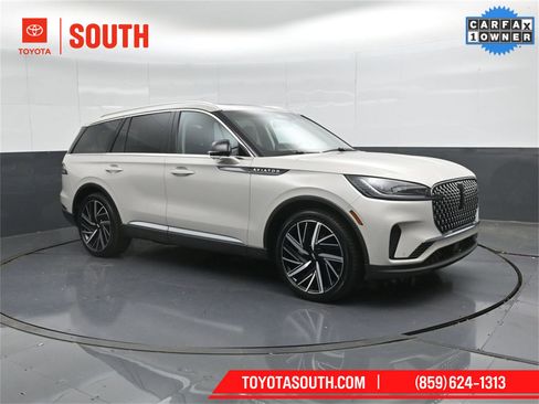 Used 2025 Lincoln Aviator Reserve w/ Equipment Group 201A image 4
