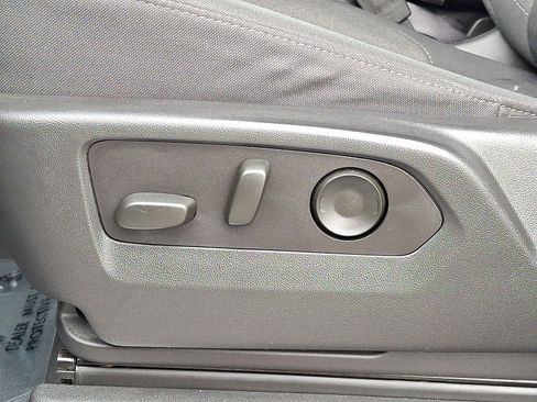 Used 2023 Chevrolet Silverado 1500 LT image 14