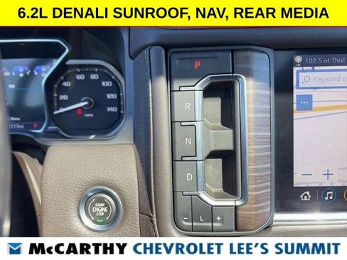Used 2021 GMC Yukon Denali w/ Denali Premium Package image 11