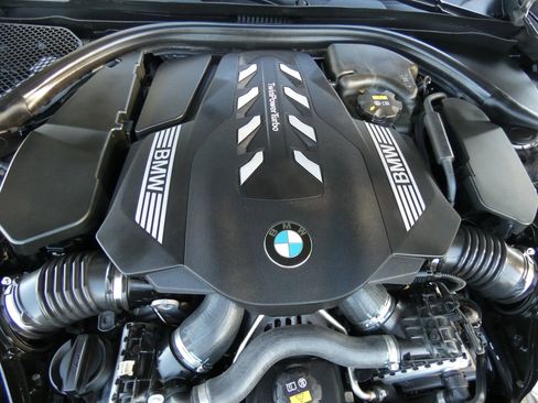 Used 2020 BMW 750i xDrive w/ Executive Package image 87