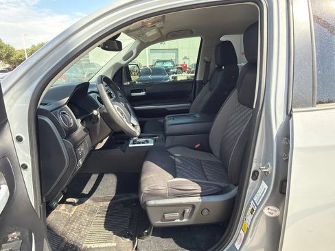 Used 2020 Toyota Tundra SR5 w/ SR5 Upgrade Package AWD/4WD image 11