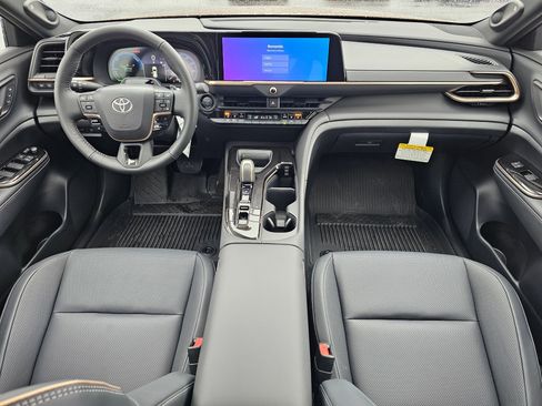 New 2026 Toyota Crown Signia image 9