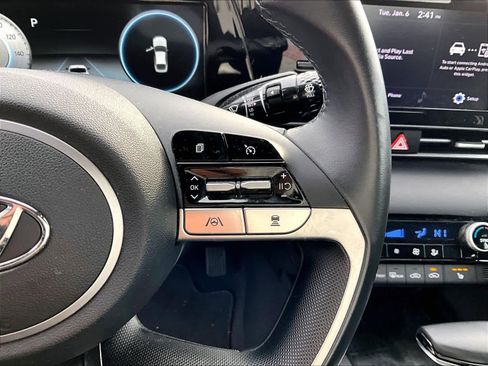 Used 2021 Hyundai Elantra SEL w/ Convenience + Premium Package image 24