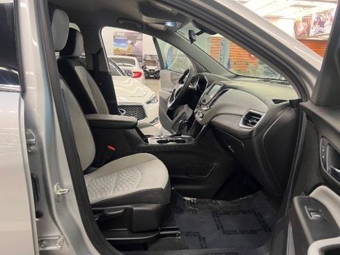 Used 2018 Chevrolet Equinox LT FWD image 27