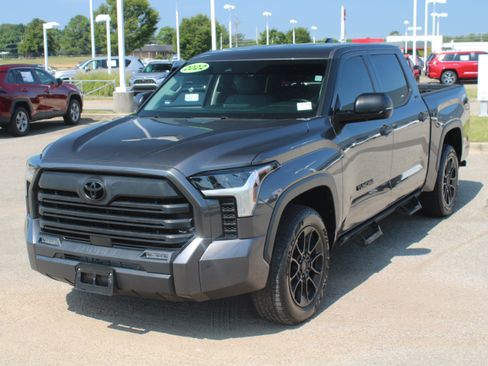 Used 2022 Toyota Tundra SR5 image 2