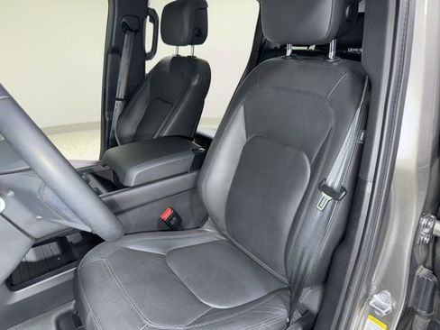 Used 2025 Land Rover Defender 110 S image 15
