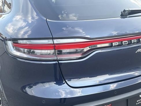 Used 2022 Porsche Macan AWD/4WD image 39