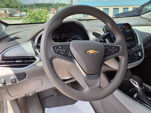 Used 2023 Chevrolet Malibu LT image 6