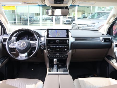 Used 2023 Lexus GX 460 Luxury w/ Accessory Package AWD/4WD image 17