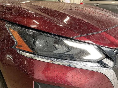 Used 2025 Nissan Altima 2.5 SV FWD image 24