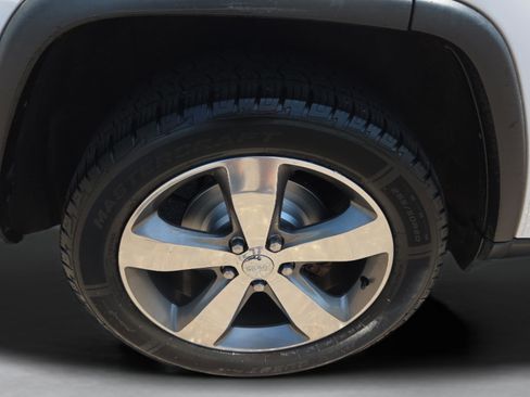 Used 2016 Jeep Grand Cherokee Limited image 33