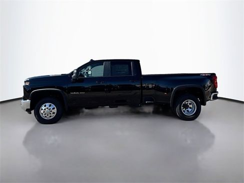 New 2026 Chevrolet Silverado 3500 LT image 9