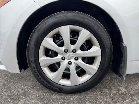 Used 2024 Toyota Corolla LE FWD image 12