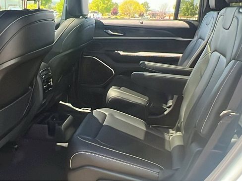 New 2025 Jeep Grand Cherokee L Limited w/ Luxury Tech Group II image 19