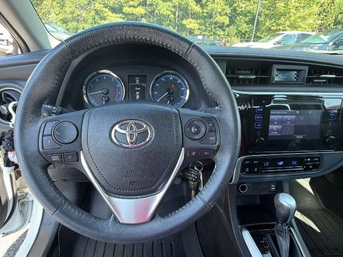 Used 2017 Toyota Corolla SE FWD image 25