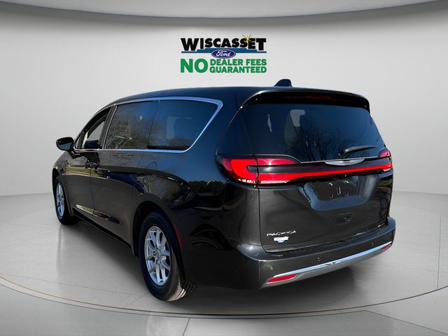 Used 2024 Chrysler Pacifica Touring-L FWD image 26