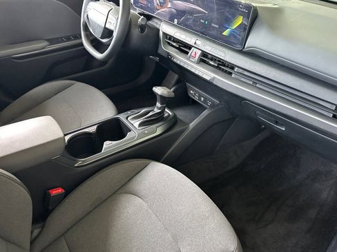 Used 2025 Kia K4 FWD image 12