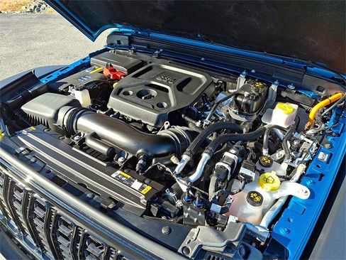 Used 2024 Jeep Wrangler Unlimited image 27