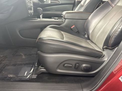 Used 2019 Nissan Pathfinder SL AWD/4WD image 22