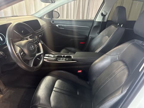 Used 2022 Hyundai Sonata Limited w/ Winter Weather Package image 18