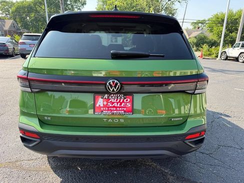 Used 2025 Volkswagen Taos SE AWD/4WD image 7