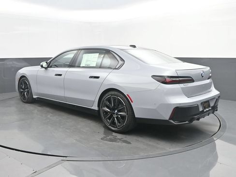 New 2026 BMW 740i w/ Executive Package RWD image 3