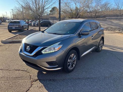 Used 2017 Nissan Murano S image 3