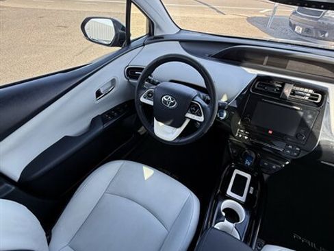 Used 2016 Toyota Prius Four Touring w/ Premium Convenience Package image 19