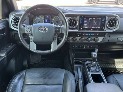 Used 2019 Toyota Tacoma TRD Off-Road AWD/4WD image 10