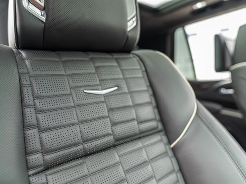 Used 2023 Cadillac Escalade Premium Luxury Platinum image 62