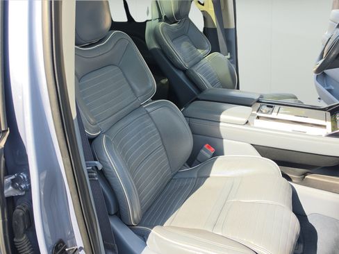 Used 2020 Lincoln Navigator Black Label w/ Cargo Convenience Package AWD/4WD image 25