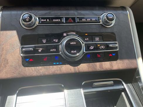 Used 2022 Lincoln Aviator Grand Touring w/ Equipment Group 301A AWD/4WD image 21