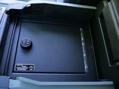 Used 2022 Ford F250 Limited image 31